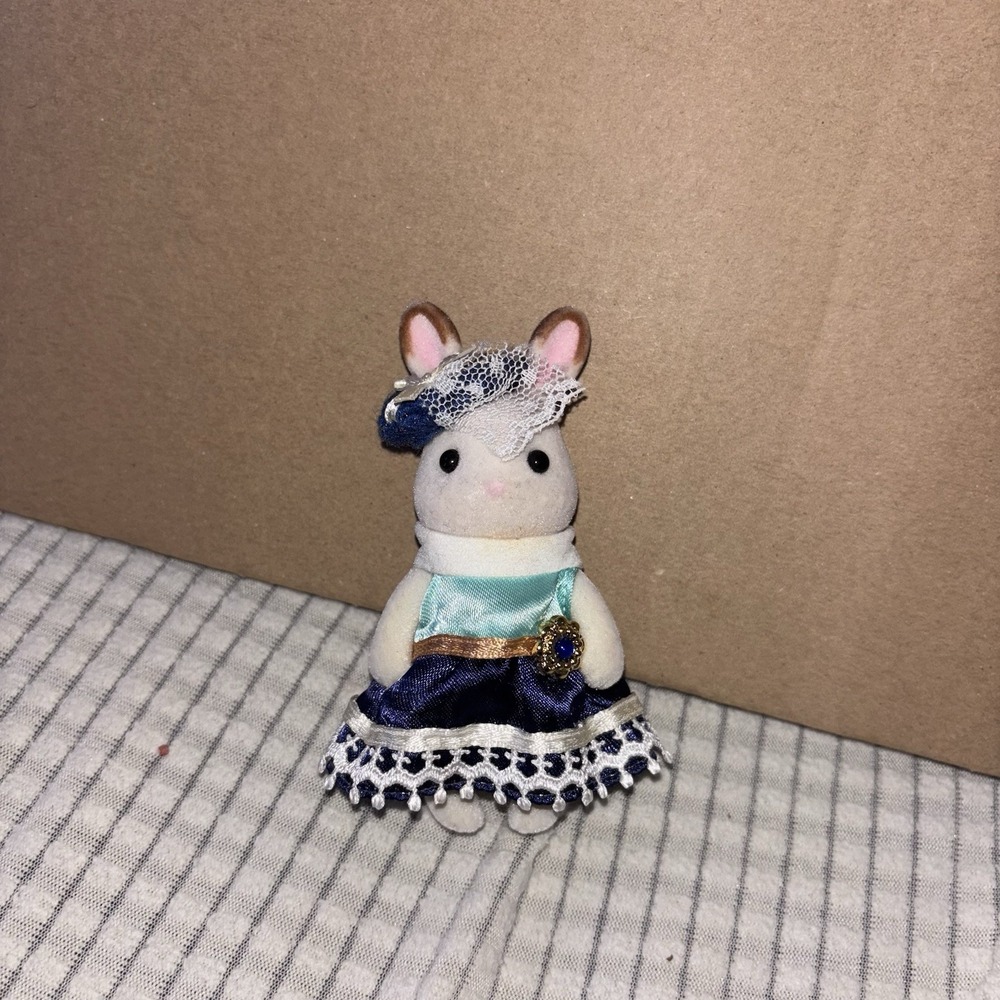 Calico Critters Stella Chocolate Rabbit Older Sister Town Girl Sylvanian Family